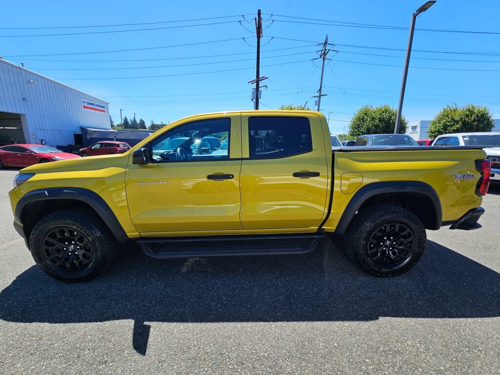 Used 2023 Chevrolet Colorado Trail Boss w/ Technology Package AWD/4WD image 2