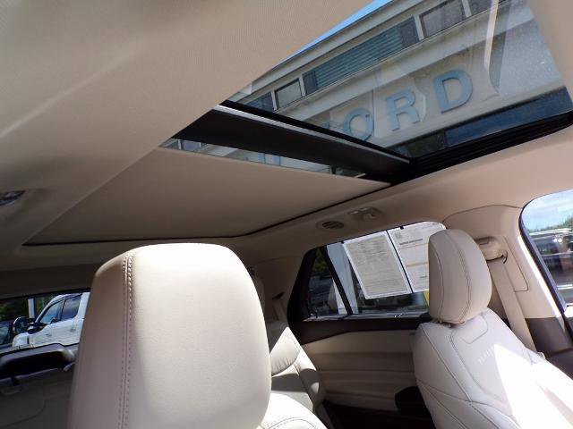 Certified 2022 Ford Explorer Platinum w/ Technology Package image 11