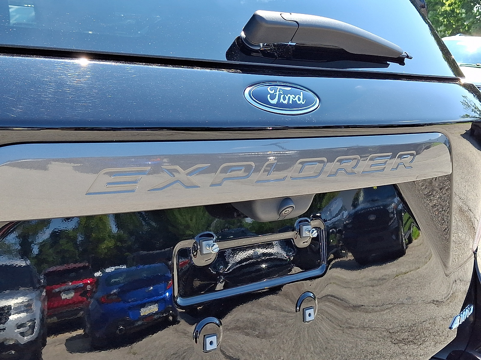 Certified 2024 Ford Explorer XLT w/ Equipment Group 202A AWD/4WD image 32