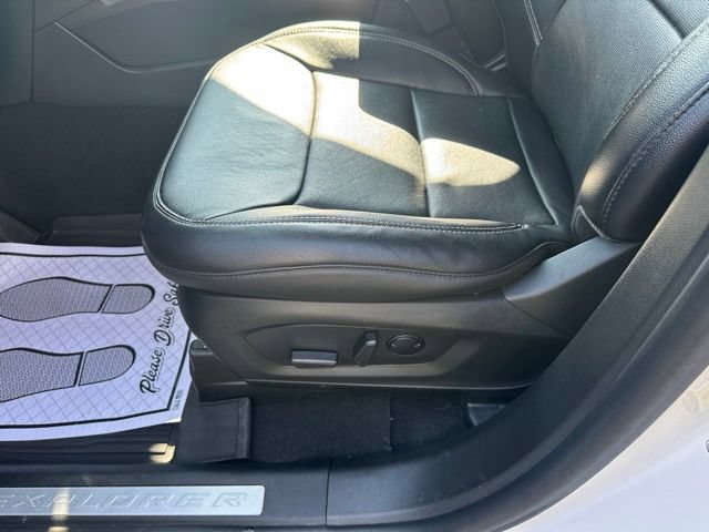Certified 2023 Ford Explorer Limited w/ Equipment Group 301A AWD/4WD image 7