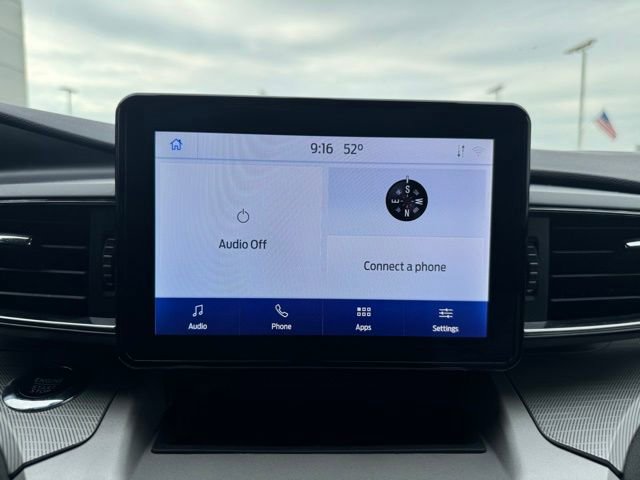Certified 2023 Ford Explorer XLT w/ Equipment Group 202A AWD/4WD image 3