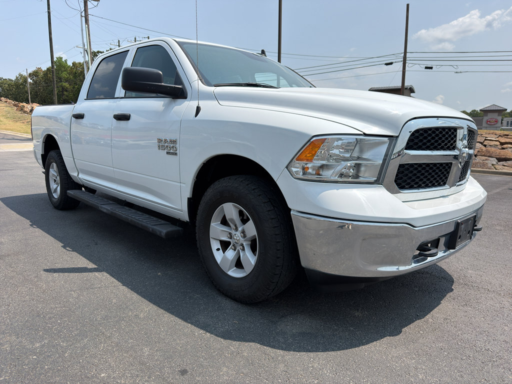 Used 2022 RAM 1500 Classic SLT w/ Electronics Group AWD/4WD image 2