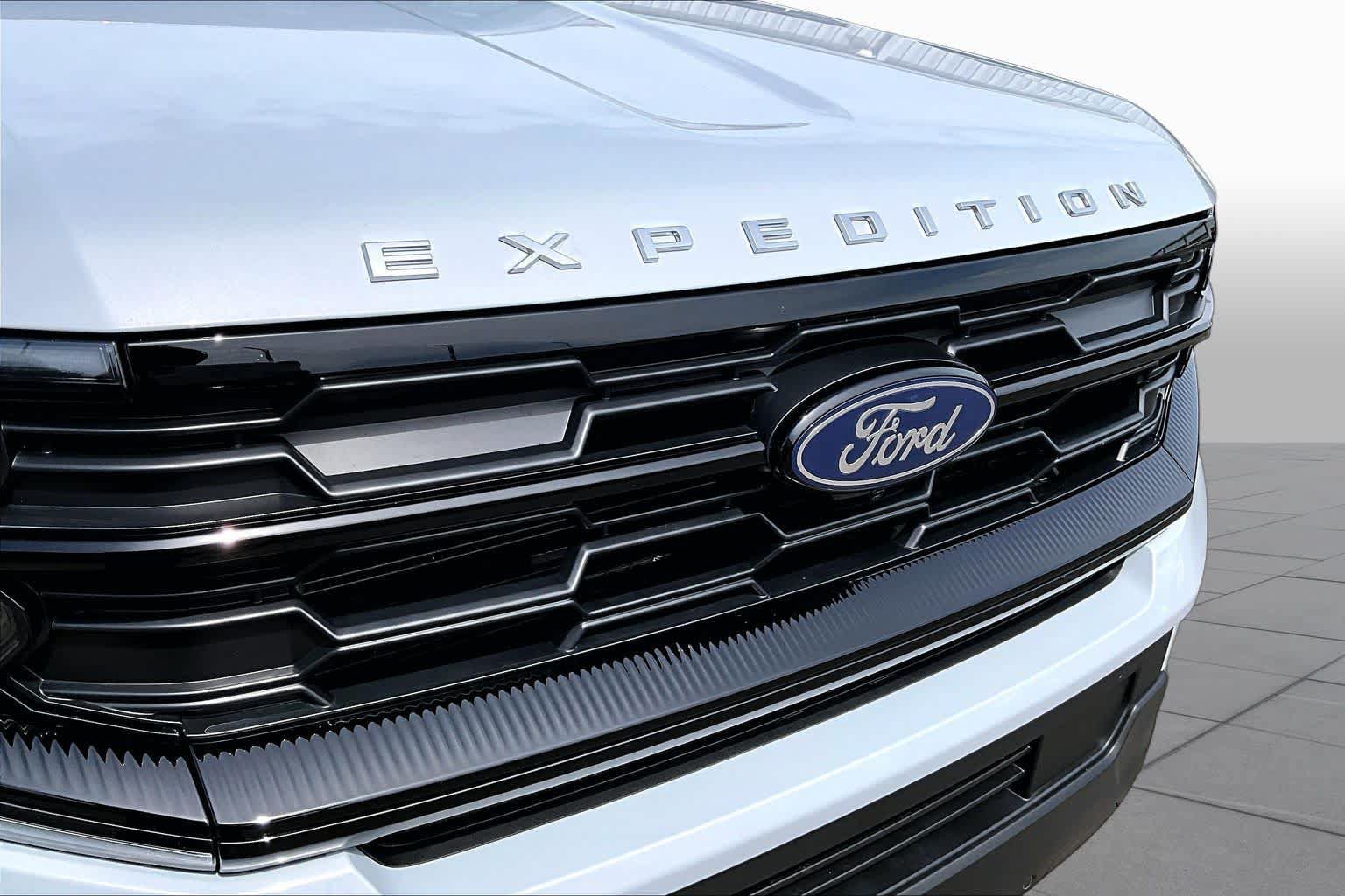 Certified 2025 Ford Expedition Active RWD image 30