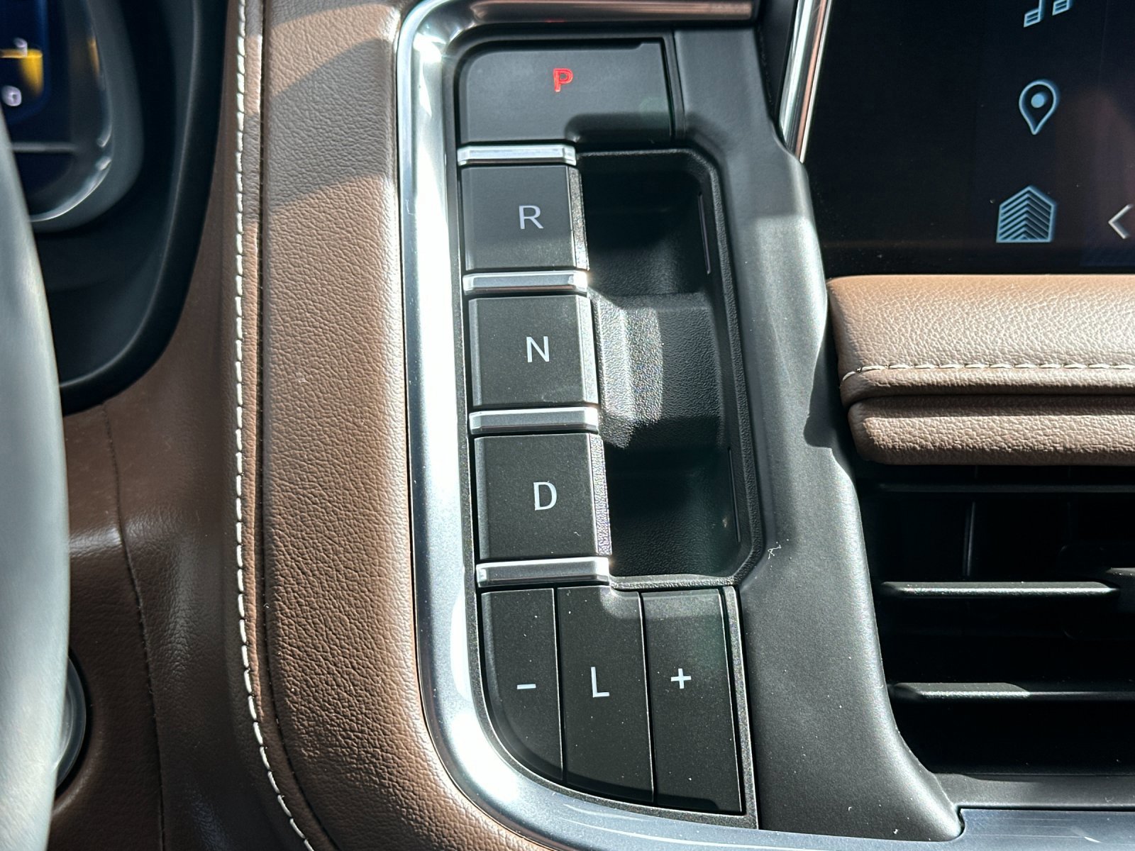 Used 2023 Chevrolet Tahoe High Country image 23