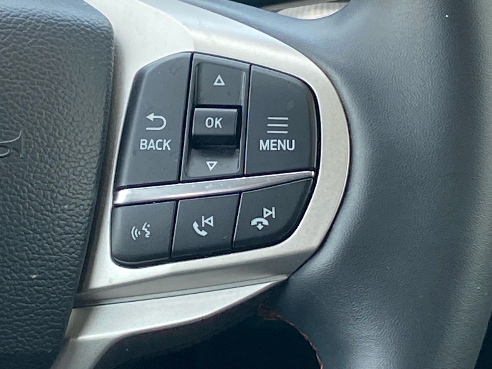 Certified 2025 Ford Explorer Active RWD image 7