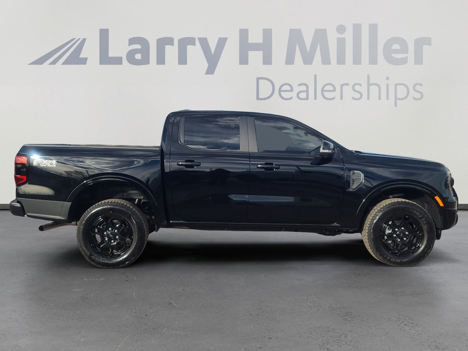 Certified 2025 Ford Ranger Lariat w/ FX4 Off-Road Package image 6