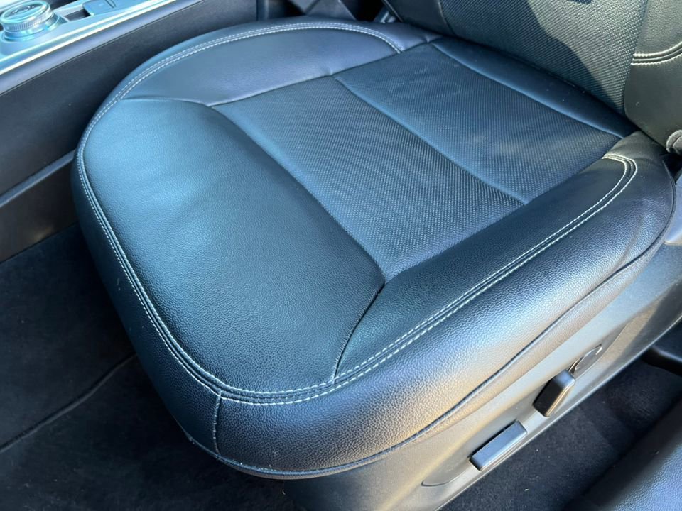 Certified 2023 Ford Explorer Limited w/ Limited Technology Package image 15