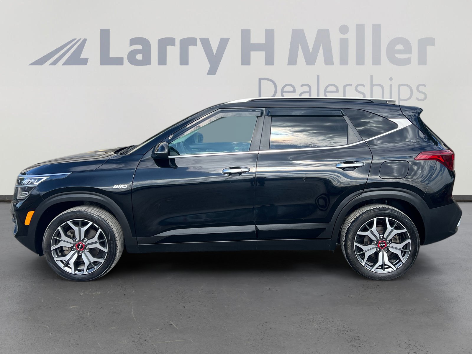 Used 2022 Kia Seltos SX AWD/4WD image 2