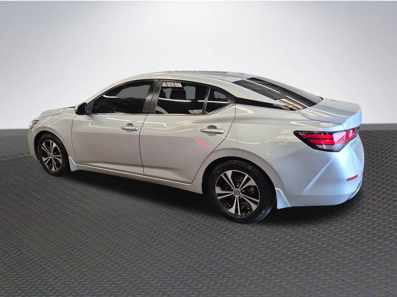 Used 2022 Nissan Sentra SV w/ All-Weather Package FWD image 5