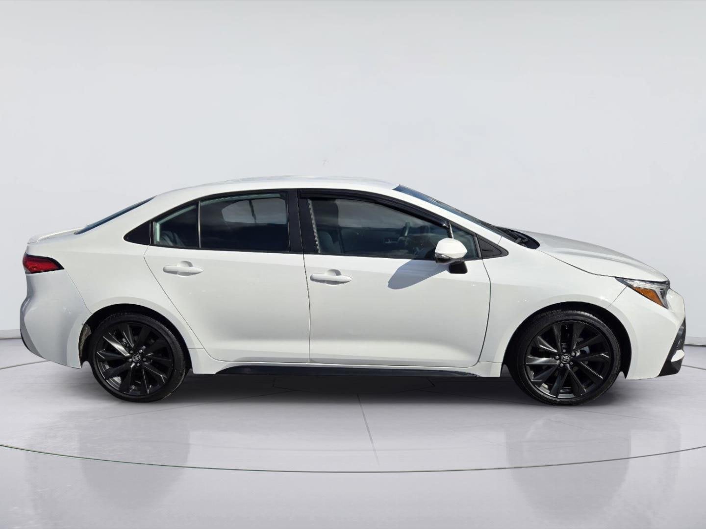 Used 2024 Toyota Corolla SE FWD image 4