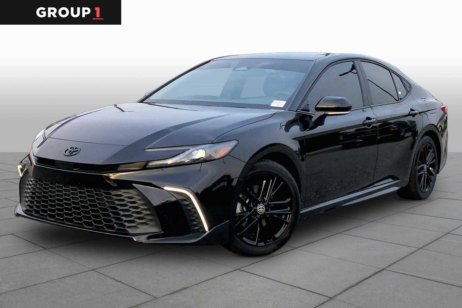 Used 2025 Toyota Camry SE w/ Multimedia Upgrade Package FWD image 1