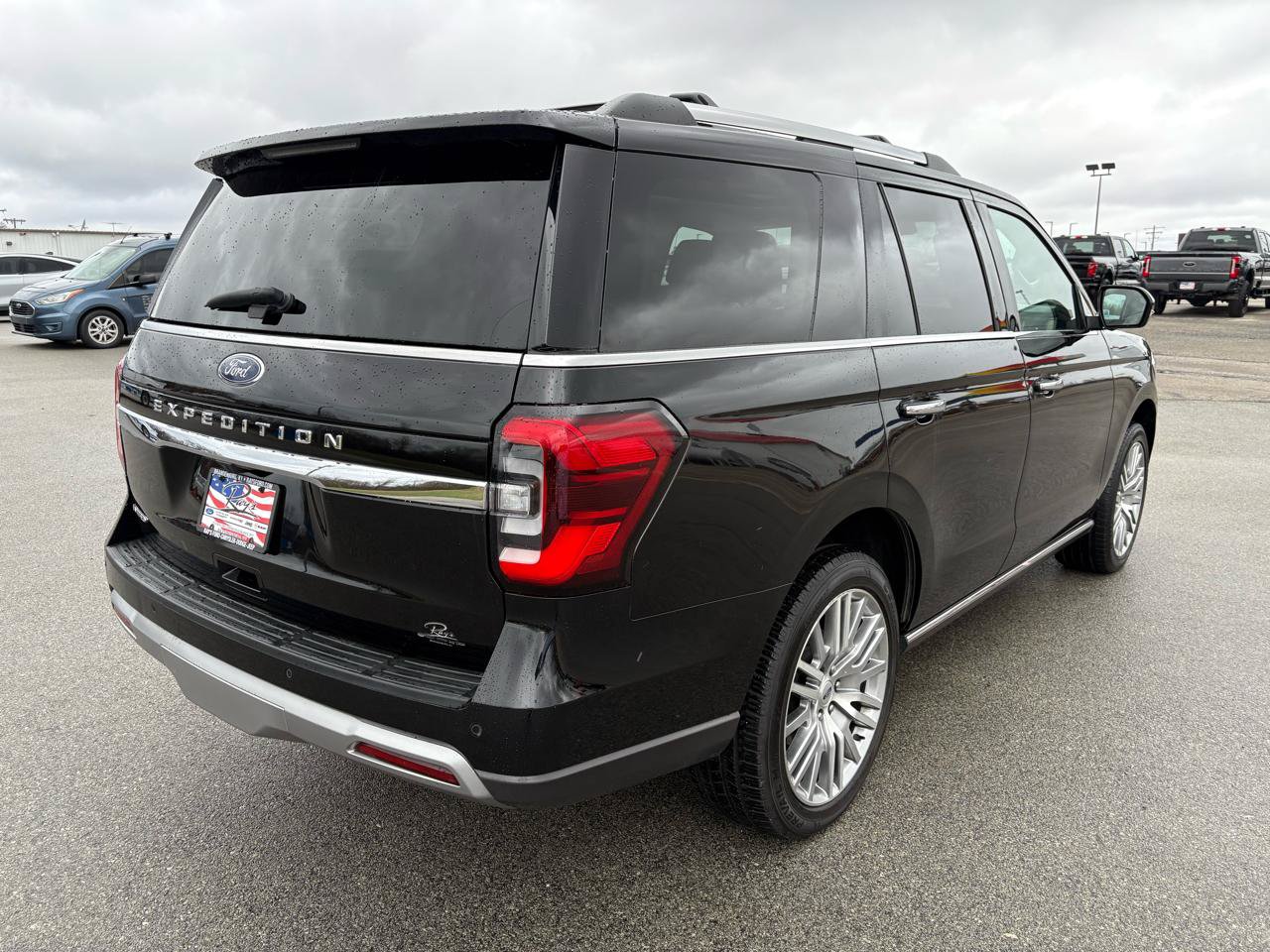 Certified 2024 Ford Expedition Limited AWD/4WD image 4