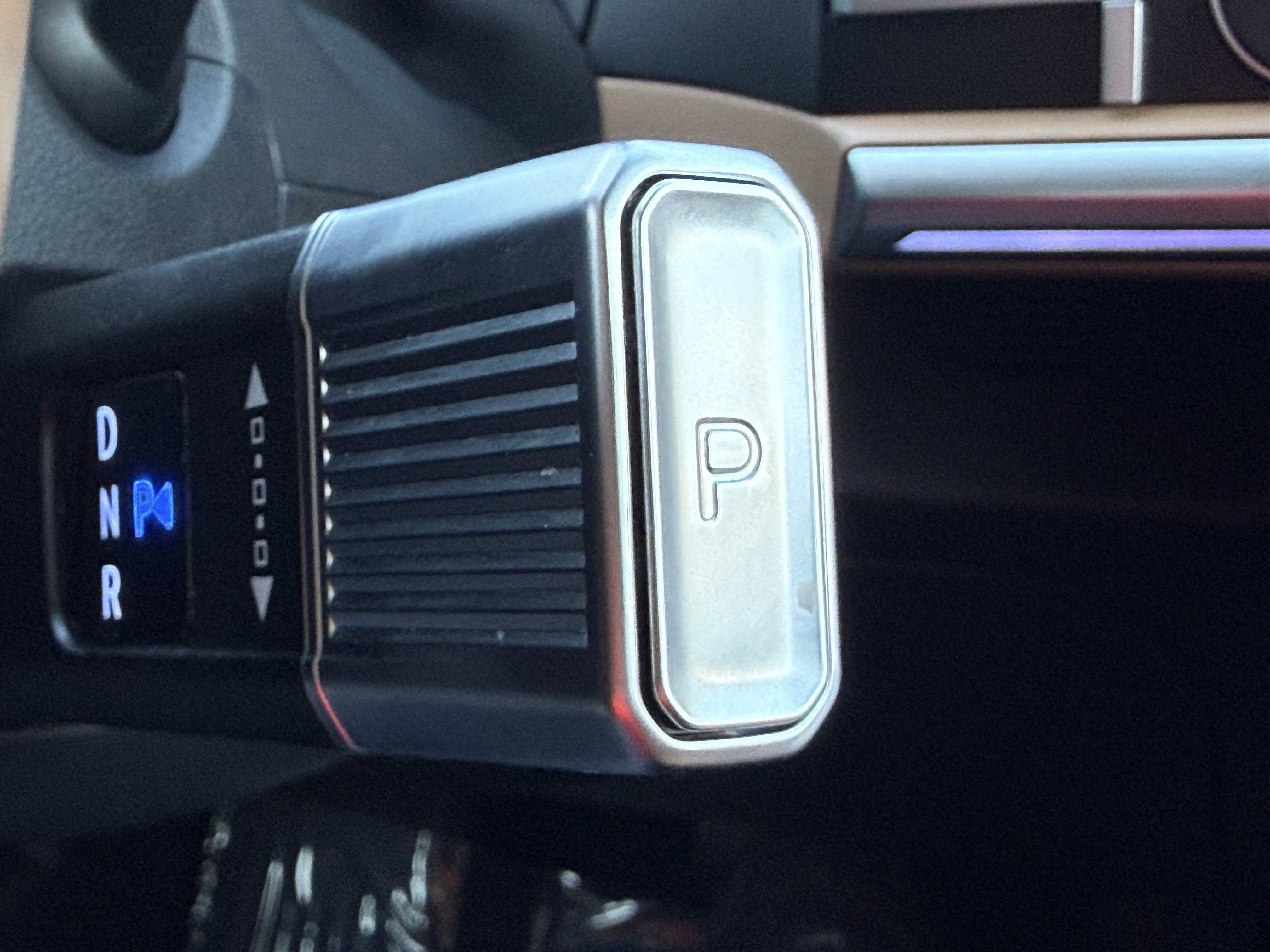 Used 2025 Hyundai Santa Fe Limited image 33