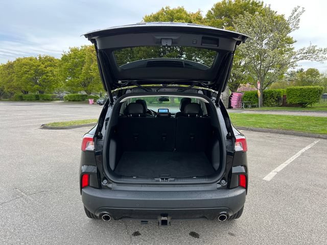 Certified 2022 Ford Escape SEL w/ SEL Stealth AWD Package image 28