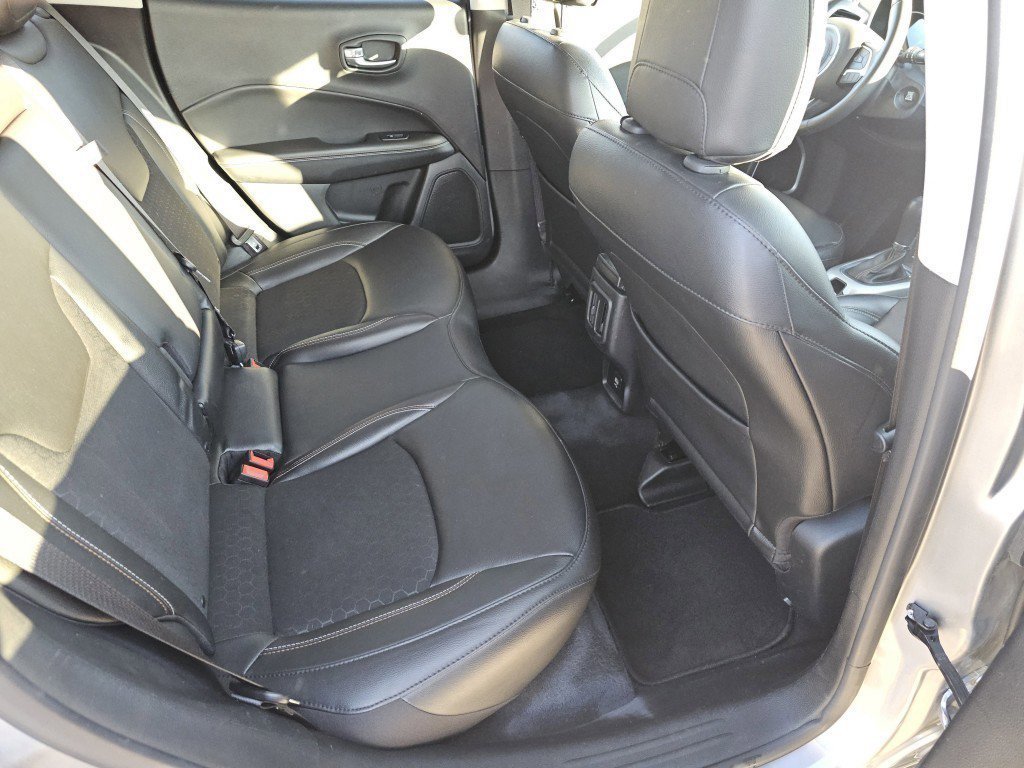 Used 2021 Jeep Compass Latitude image 11