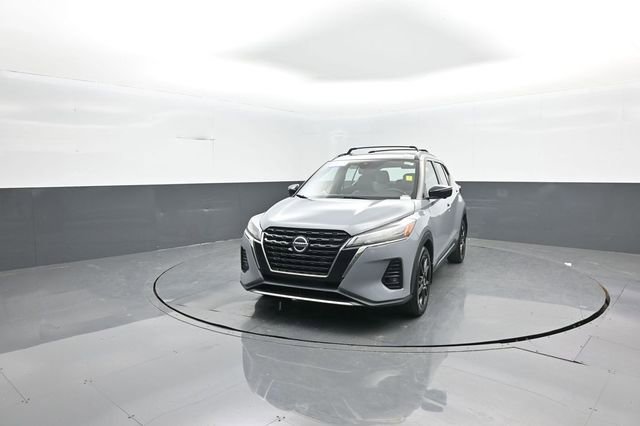 Used 2021 Nissan Kicks SR w/ SR Premium Package image 3