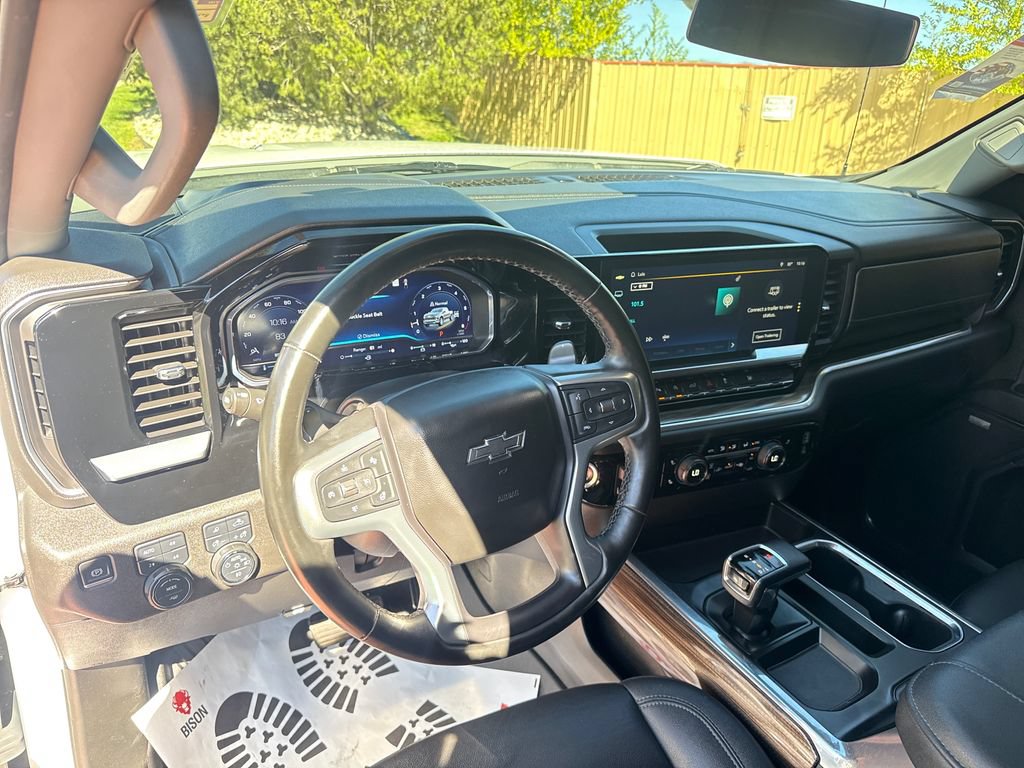 Used 2023 Chevrolet Silverado 1500 RST w/ Redline Edition AWD/4WD image 12