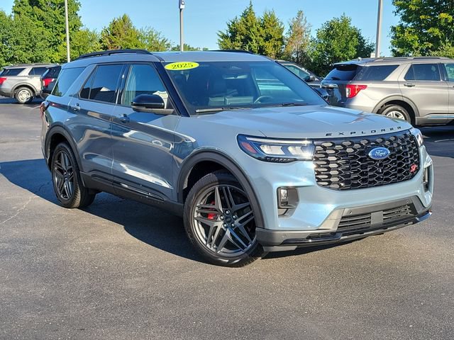 Certified 2025 Ford Explorer ST AWD/4WD image 32
