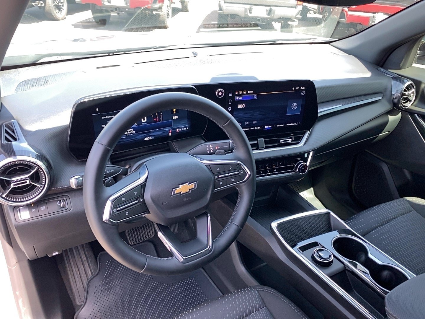 Used 2026 Chevrolet Equinox LT w/ Safety and Technology Package FWD image 15