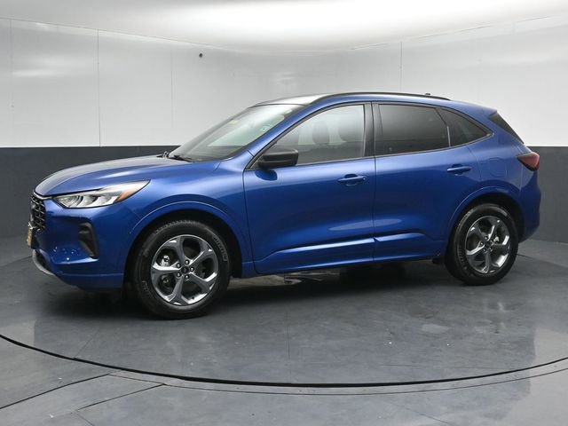 Certified 2023 Ford Escape ST-Line w/ Tech Pack #1 AWD/4WD image 4