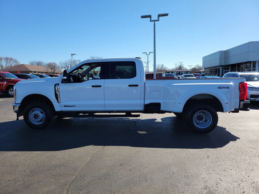 Certified 2025 Ford F350 XLT image 2