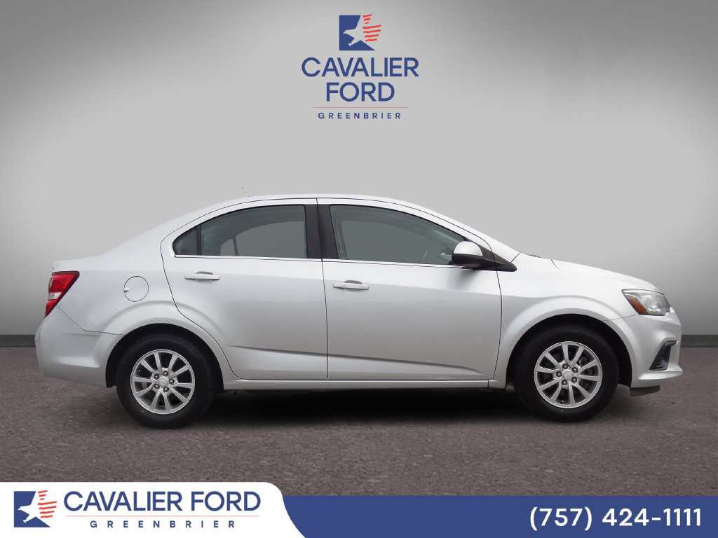 Used 2018 Chevrolet Sonic LT w/ Convenience Package FWD image 2