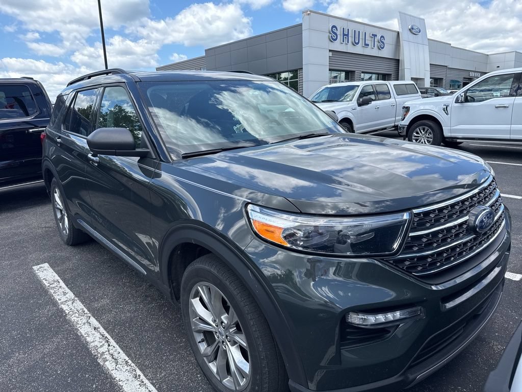 Certified 2023 Ford Explorer XLT w/ Equipment Group 202A AWD/4WD image 4