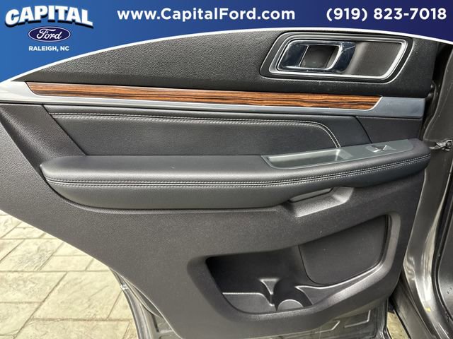 Certified 2019 Ford Explorer Limited w/ Ford Safe & Smart Package image 17