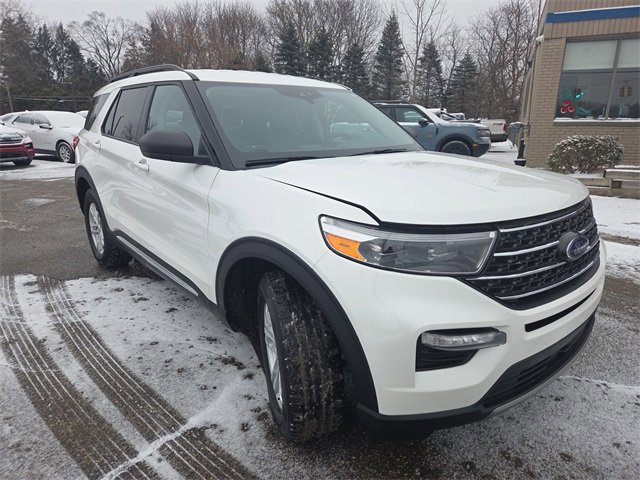 Certified 2022 Ford Explorer XLT w/ Equipment Group 202A image 2