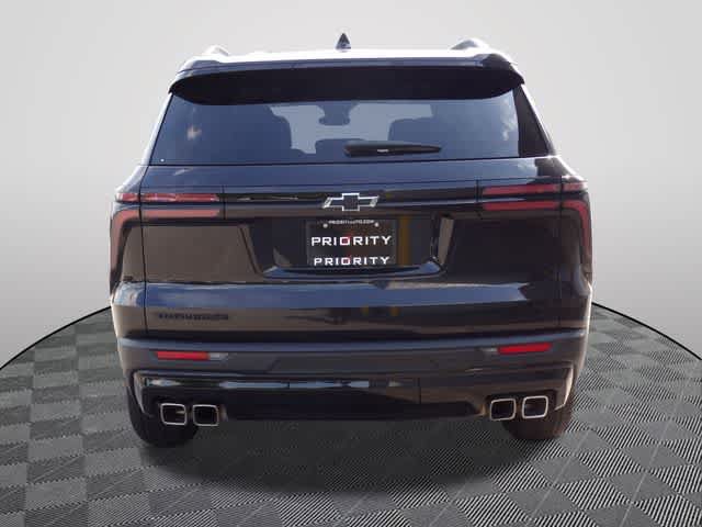 Used 2024 Chevrolet Traverse LT w/ Midnight/Sport Edition FWD image 3