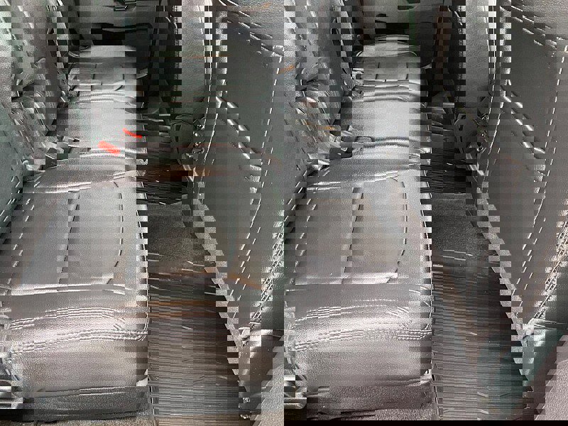 Certified 2018 Ford Explorer XLT w/ Equipment Group 202A image 39