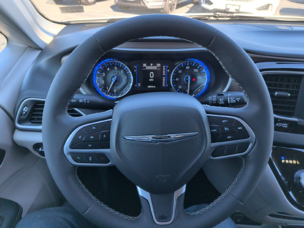 Used 2023 Chrysler Voyager LX FWD image 23