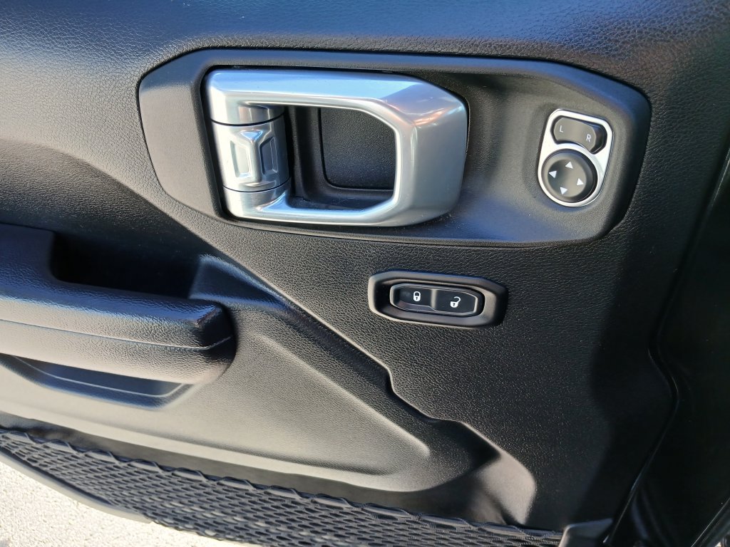 Used 2021 Jeep Gladiator Sport AWD/4WD image 12