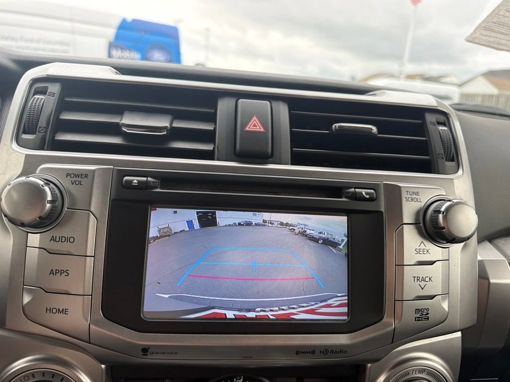 Used 2018 Toyota 4Runner SR5 AWD/4WD image 30