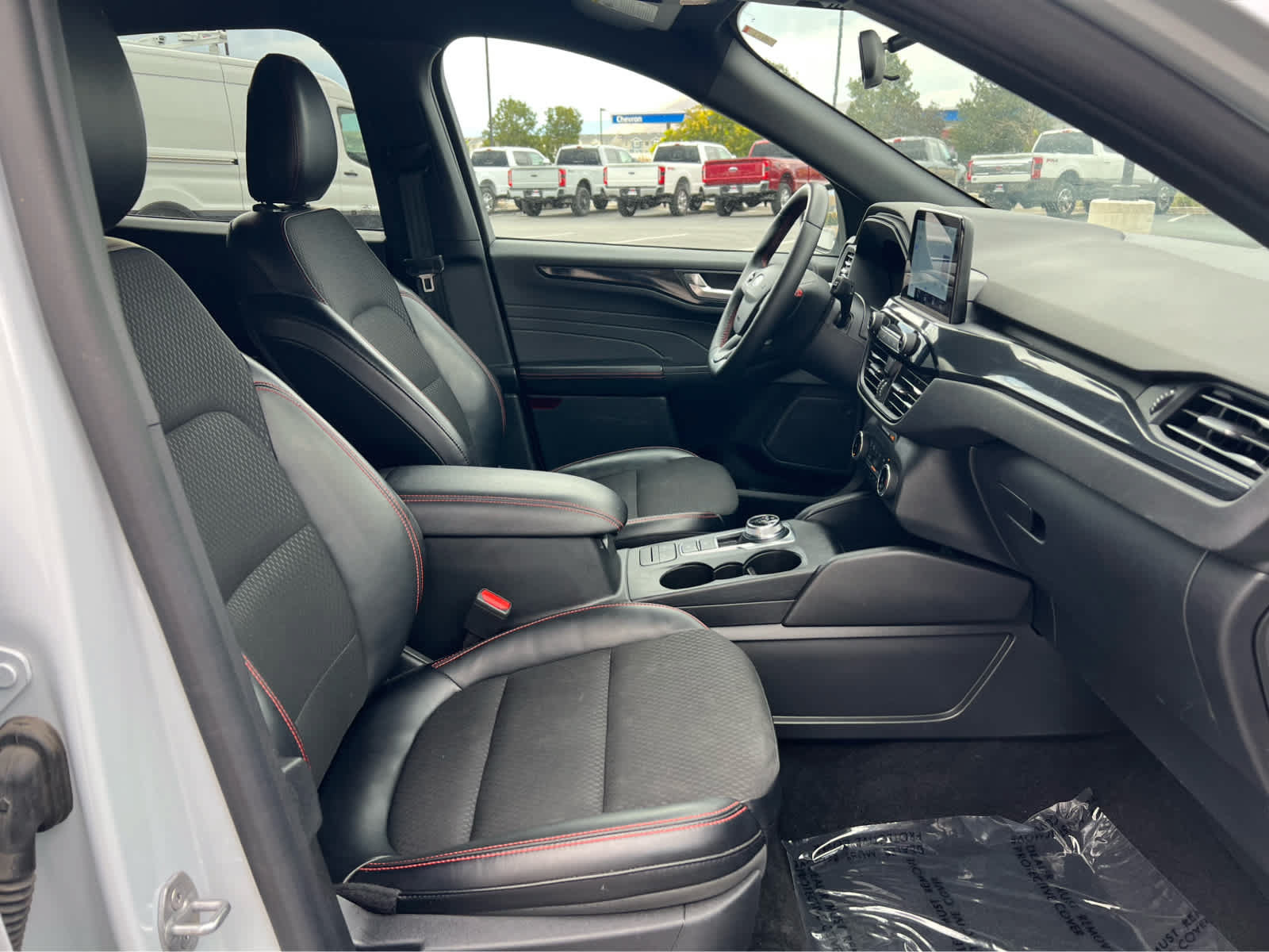 Certified 2025 Ford Escape ST-Line Select AWD/4WD image 17