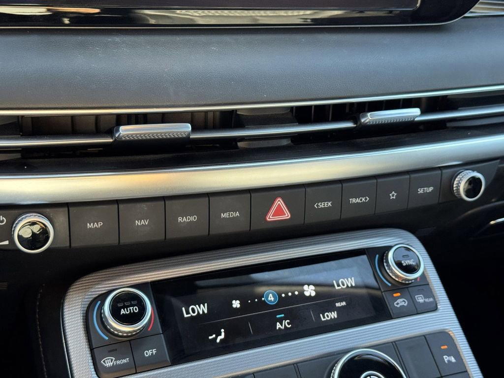 Used 2023 Hyundai Palisade Calligraphy image 15