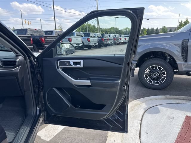 Certified 2023 Ford Explorer XLT w/ Equipment Group 202A AWD/4WD image 13