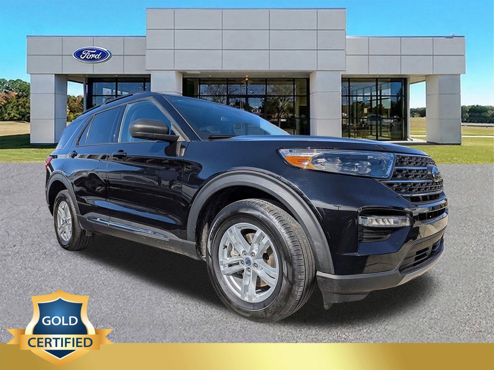 Certified 2023 Ford Explorer XLT w/ Equipment Group 202A image 7