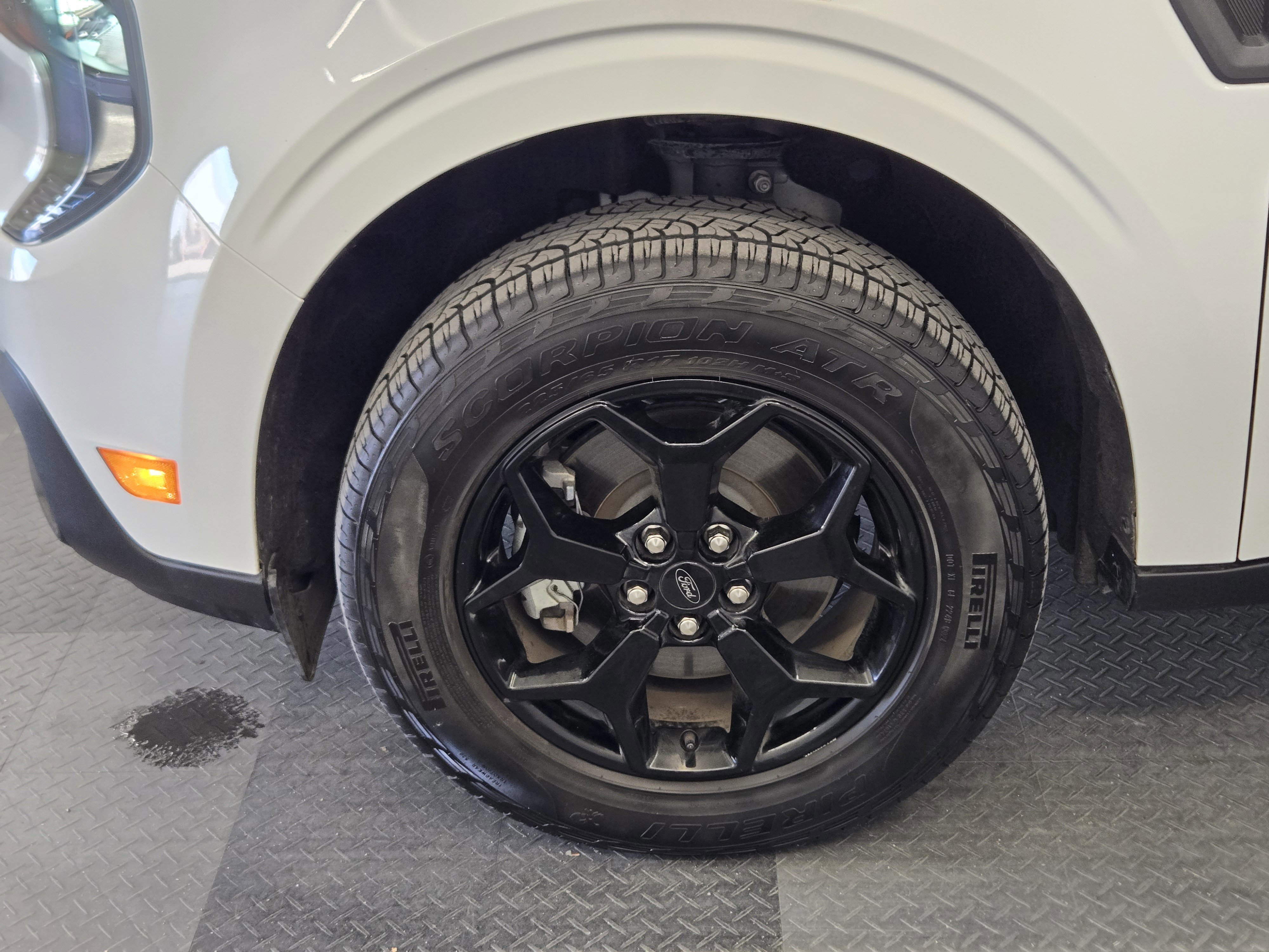 Certified 2025 Ford Maverick XLT w/ XLT Luxury Package image 9