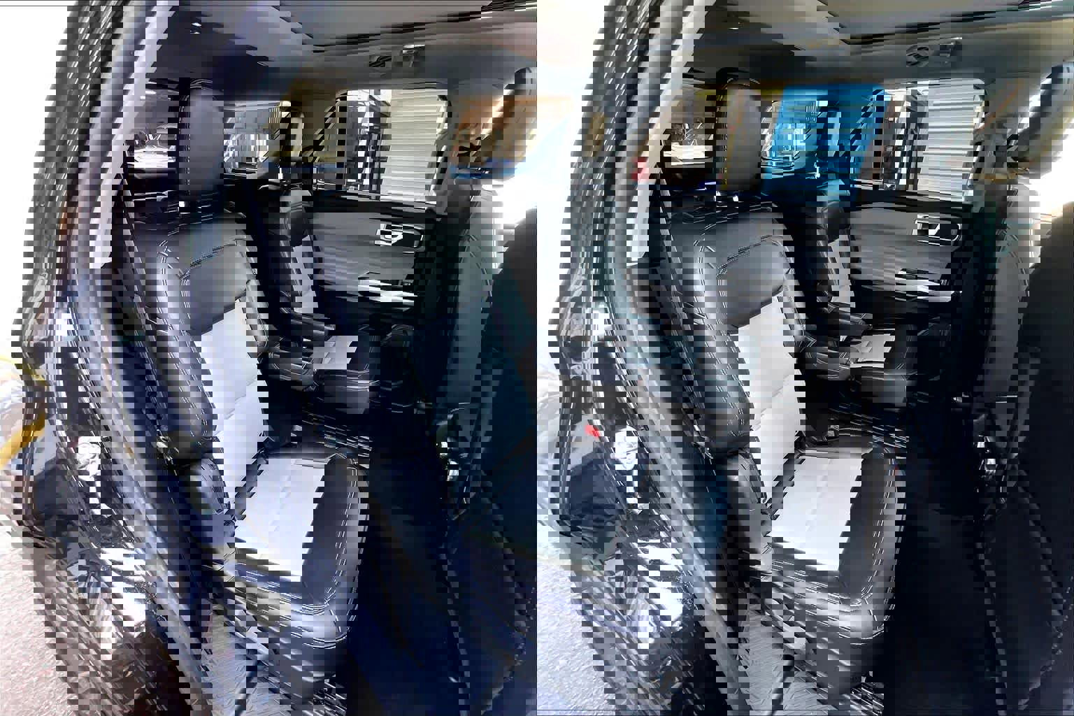 Certified 2022 Ford Explorer XLT w/ Equipment Group 202A image 21