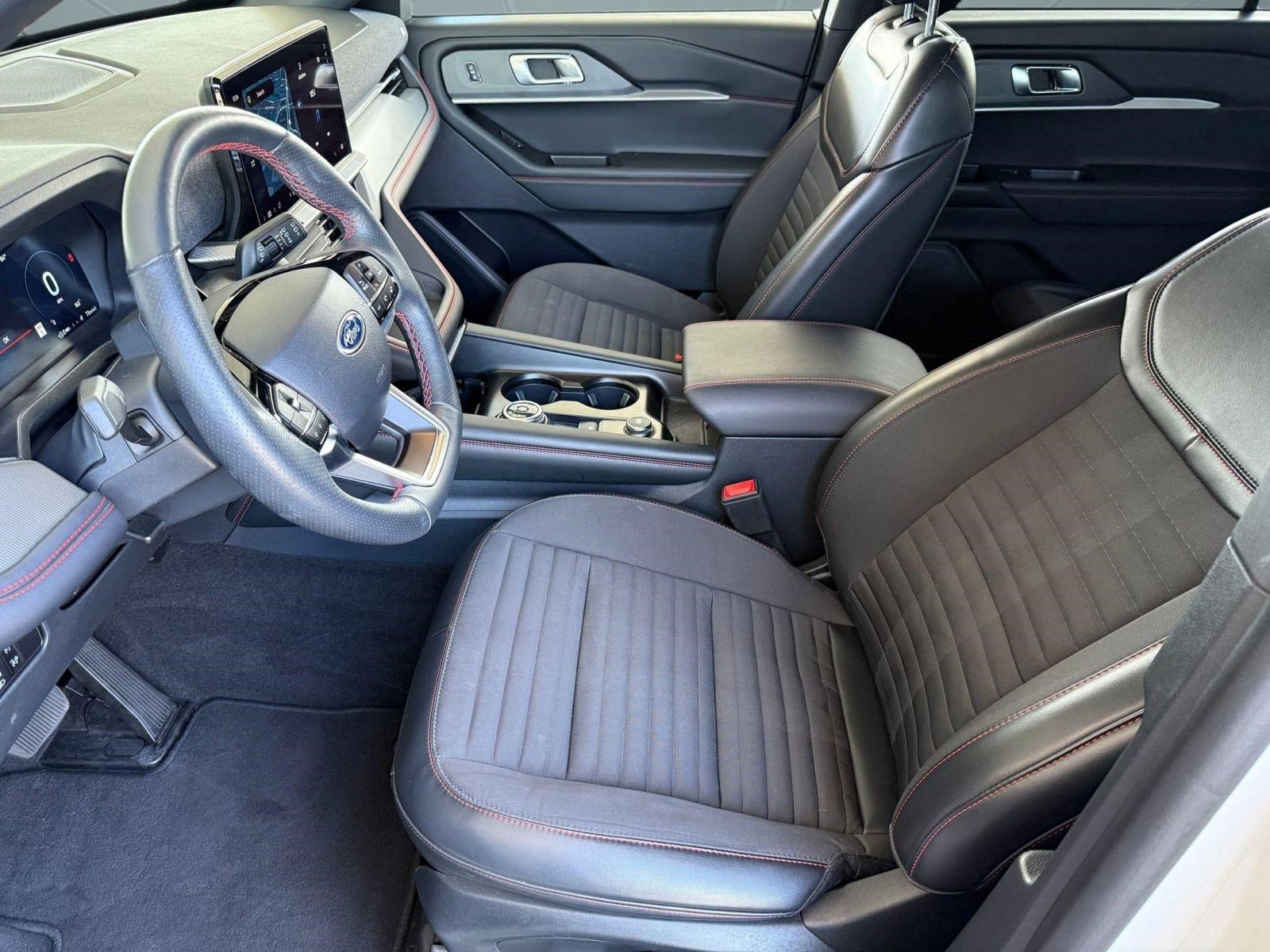 Certified 2025 Ford Explorer ST-Line w/ ST-Line Street Pack AWD/4WD image 10