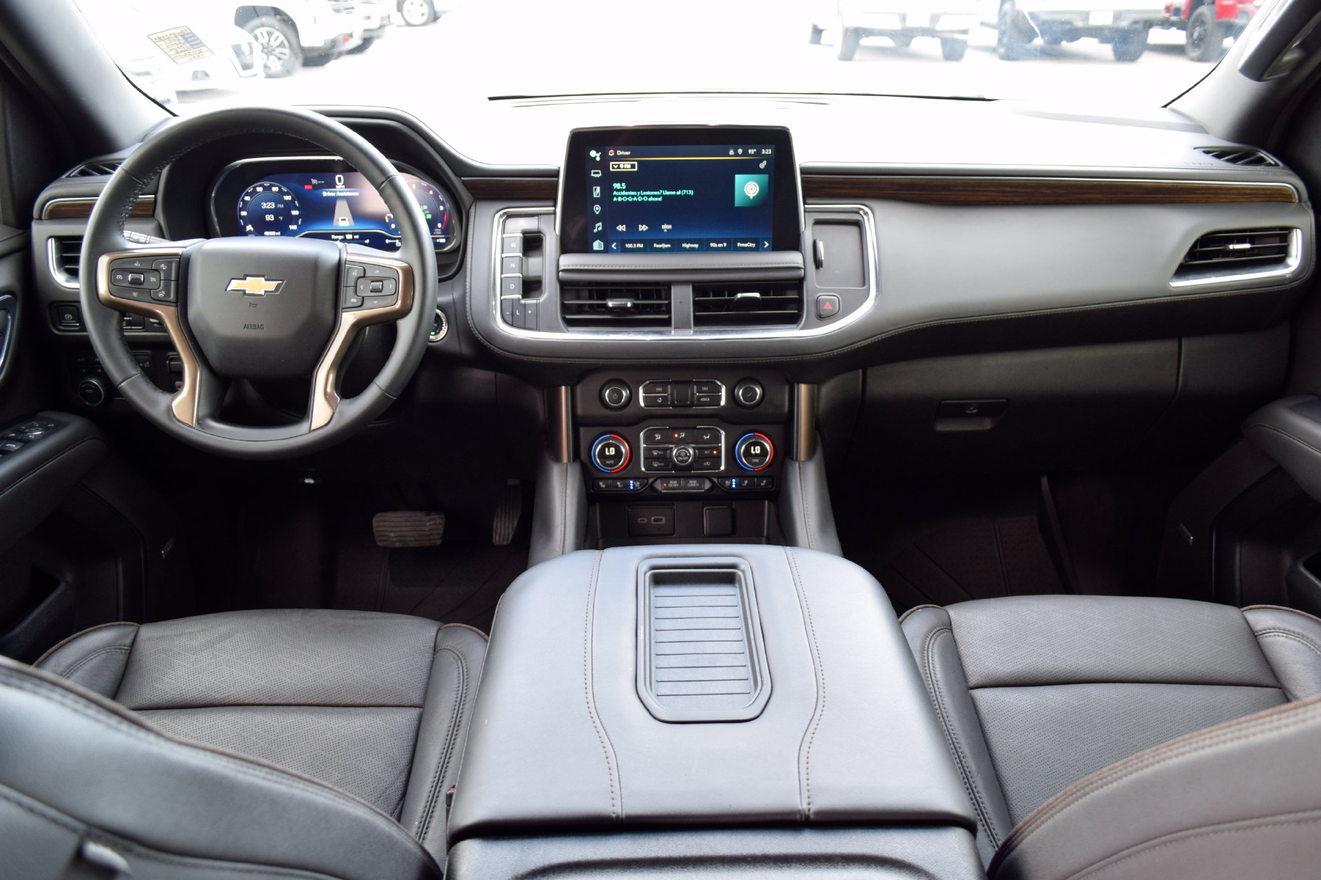 Used 2024 Chevrolet Tahoe High Country w/ Premium Package AWD/4WD image 5