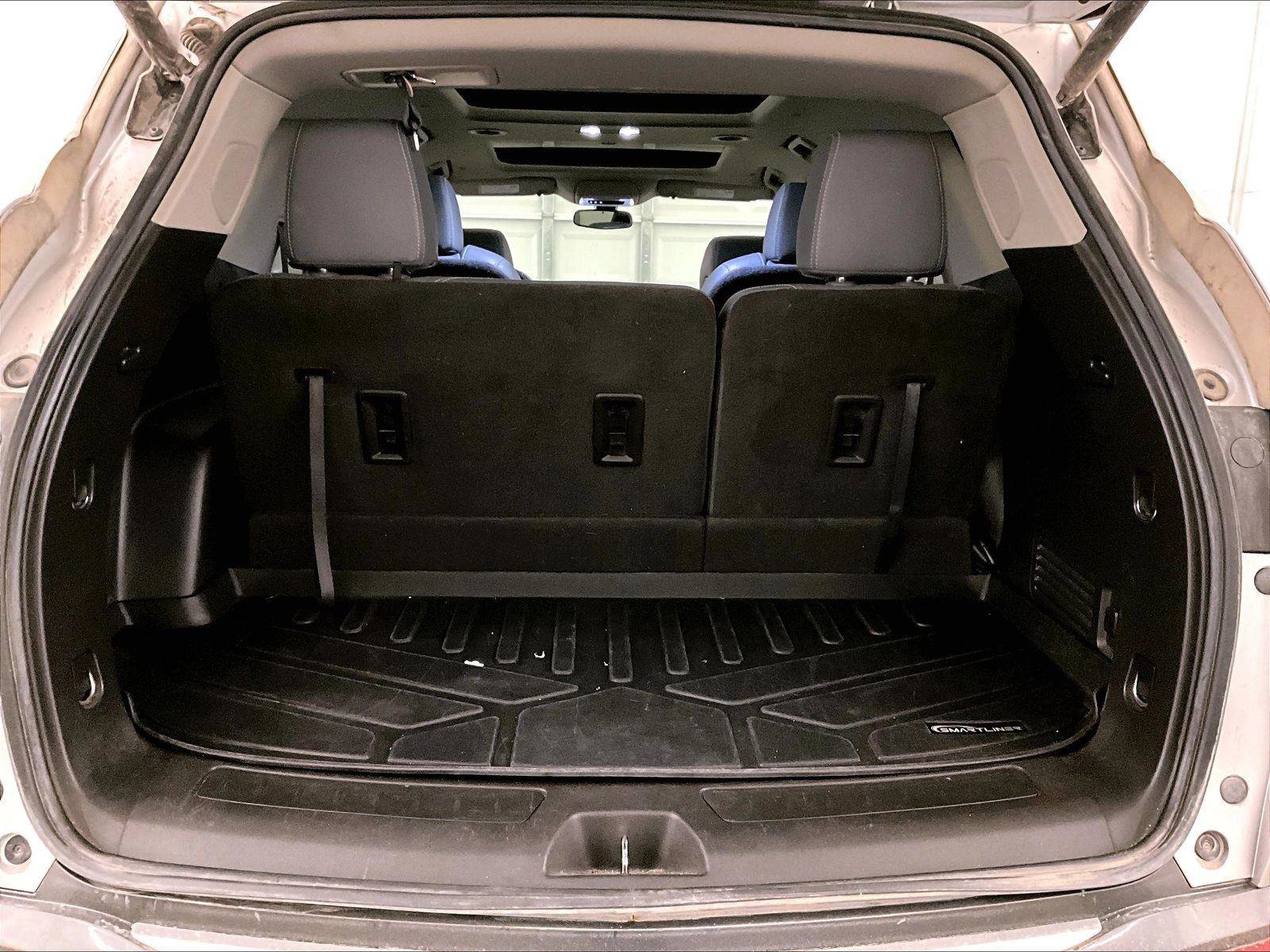 Used 2021 Buick Enclave Essence w/ Sound and Sites Package AWD/4WD image 35