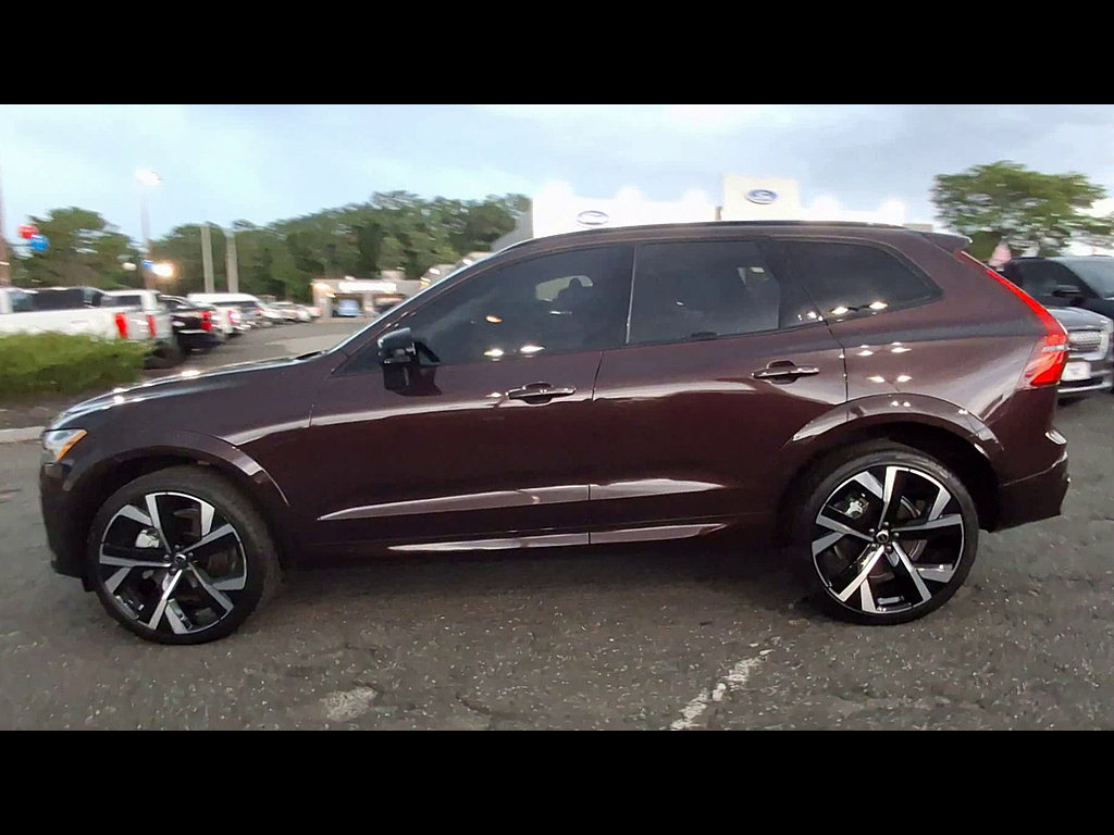 Used 2026 Volvo XC60 B5 Ultra w/ Climate Package AWD/4WD image 5