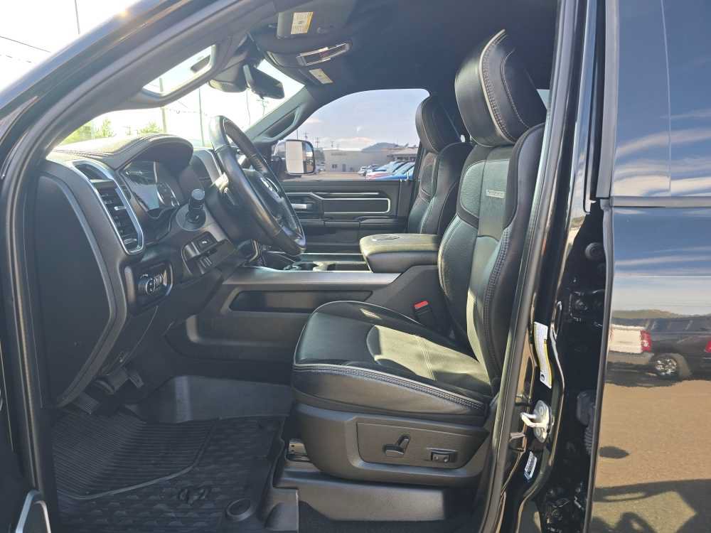 Used 2022 RAM 3500 Laramie AWD/4WD image 9