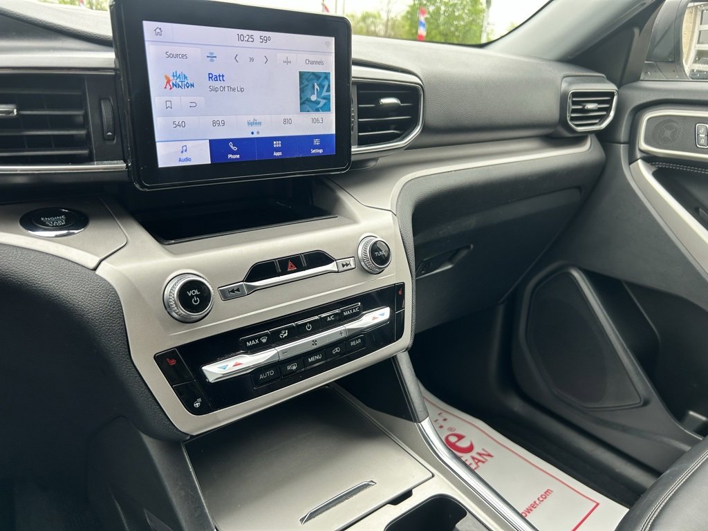 Certified 2022 Ford Explorer XLT w/ Equipment Group 202A image 7