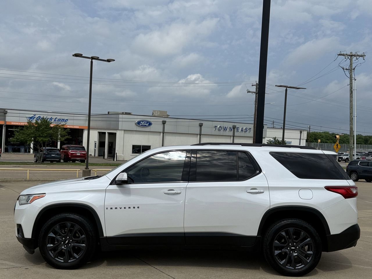 Used 2021 Chevrolet Traverse RS image 3