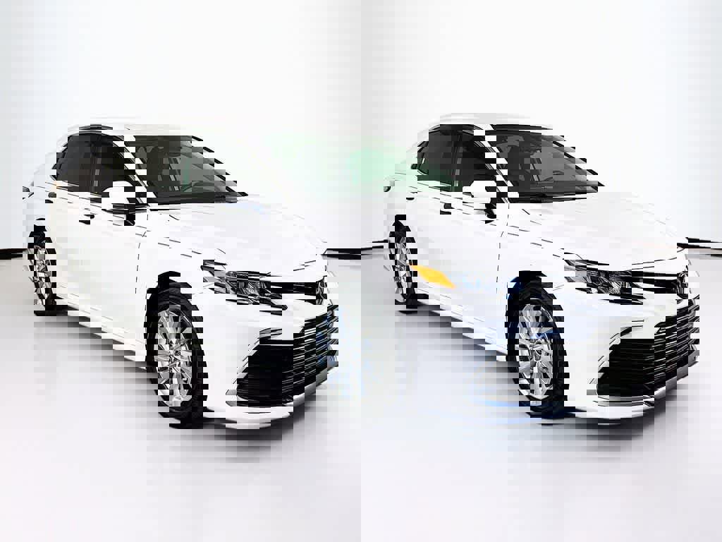 Used 2024 Toyota Camry LE image 7