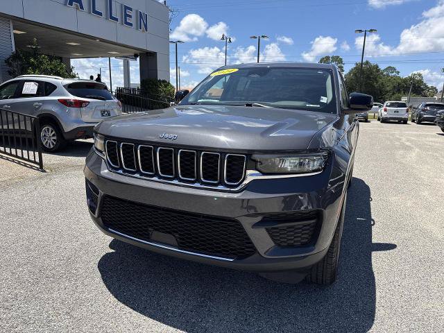 Used 2024 Jeep Grand Cherokee Laredo X RWD image 17