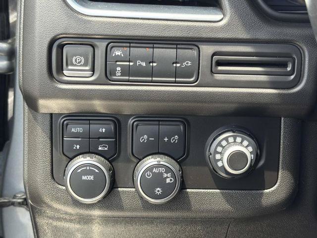 Used 2021 Chevrolet Suburban RST w/ Luxury Package AWD/4WD image 18